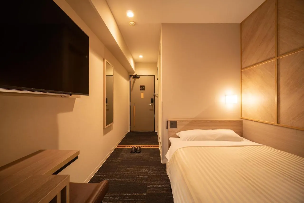 Super Hotel Kobe 3*,