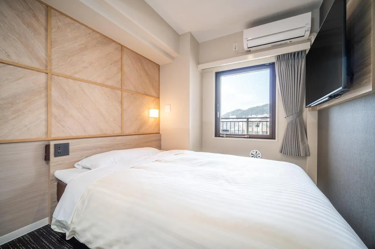 Super Hotel Kobe 3*,